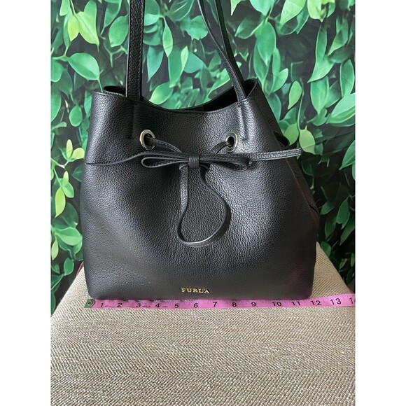 🖤 FURLA Black Leather Bucket Tote Handbag – Excellent Condition - Picture 4 of 14